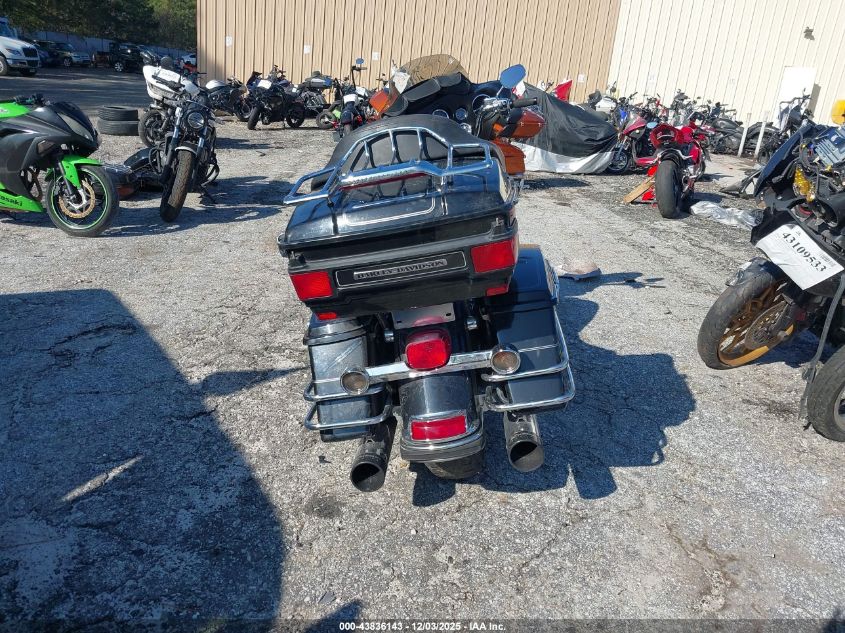 2011 Harley-Davidson Flhtcu VIN: 1HD1FC414BB652682 Lot: 43836143