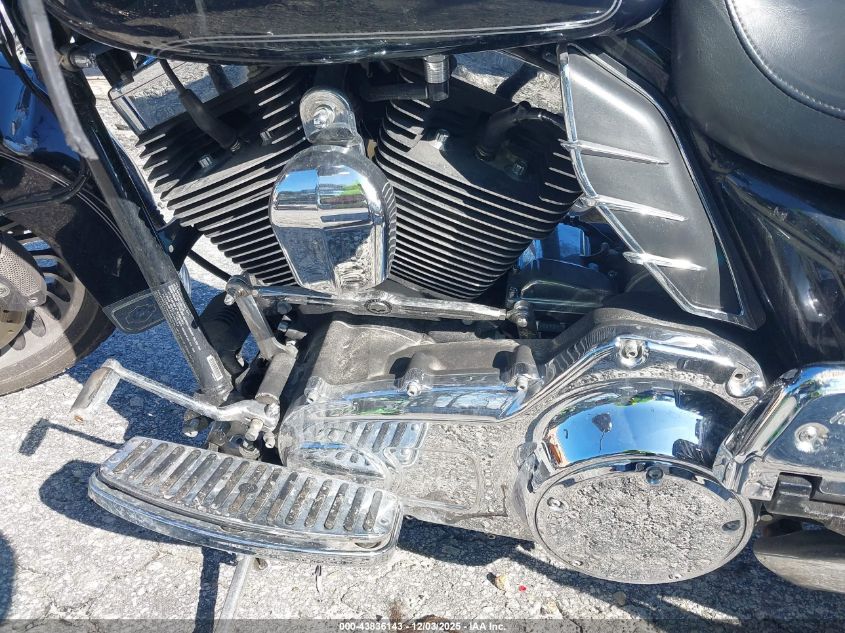 2011 Harley-Davidson Flhtcu VIN: 1HD1FC414BB652682 Lot: 43836143