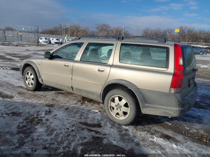 YV1SZ59H941142992 2004 VOLVO XC70 photo no. 3