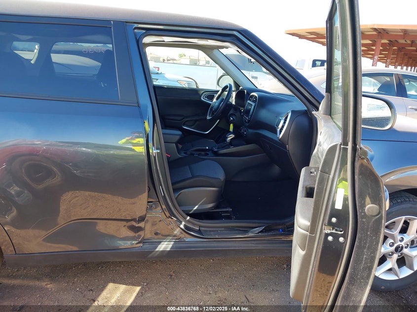 KNDJ23AU2R7914563 2024 KIA SOUL photo no. 5