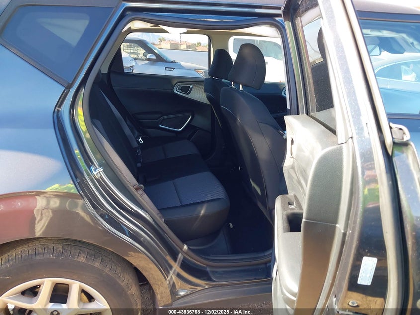 KNDJ23AU2R7914563 2024 KIA SOUL photo no. 8