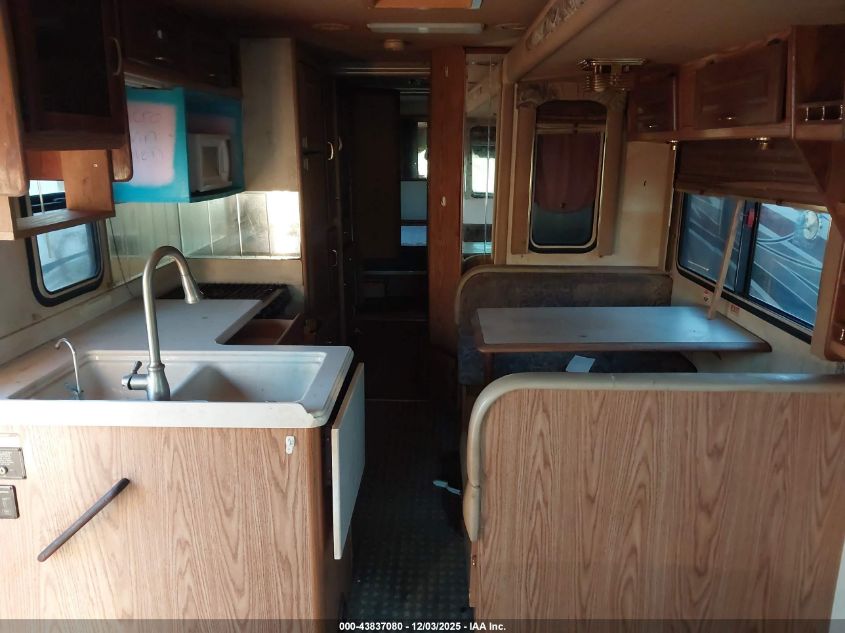 2000 Ford F550 Super Duty Stripped Chass VIN: 1FCNF53S4Y0A11934 Lot: 43837080