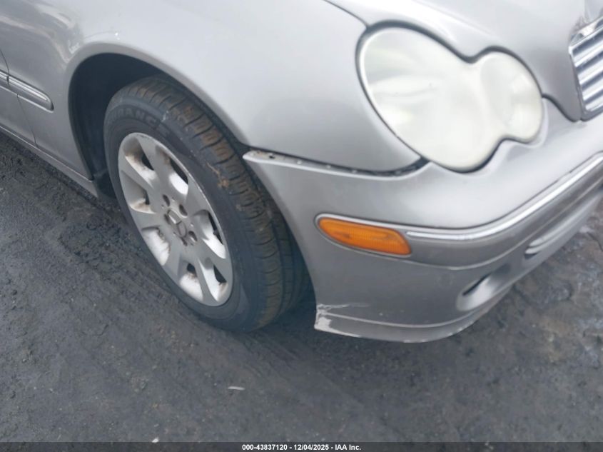 2005 Mercedes-Benz C 240 Luxury 4Matic VIN: WDBRF81J95F565880 Lot: 43837120