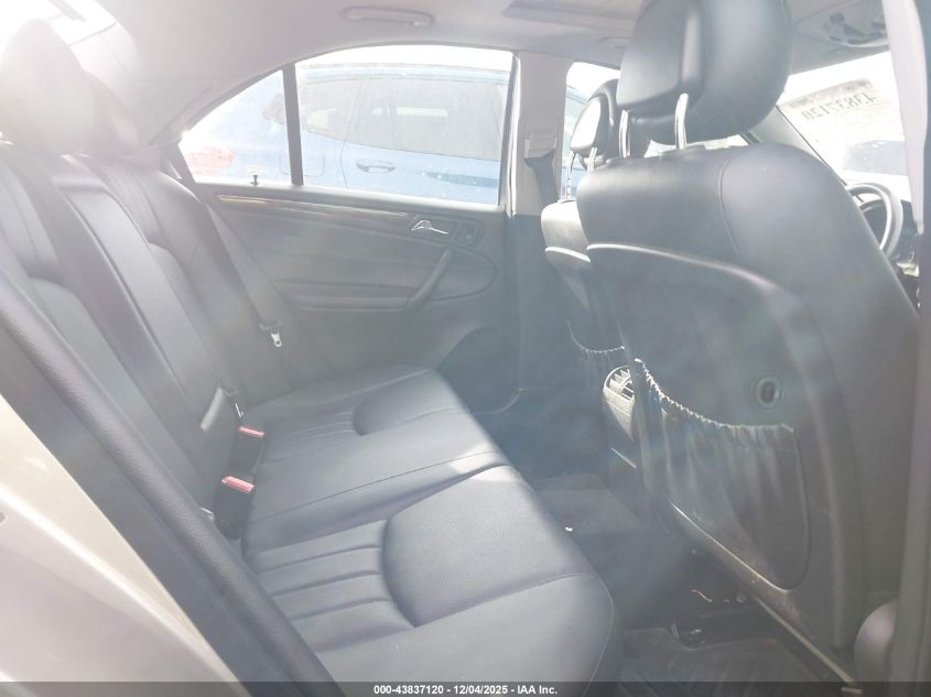 2005 Mercedes-Benz C 240 Luxury 4Matic VIN: WDBRF81J95F565880 Lot: 43837120