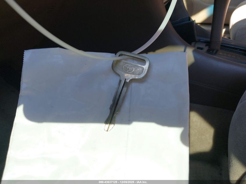 1999 Toyota Camry Le VIN: 4T1BG22K2XU890501 Lot: 43837129