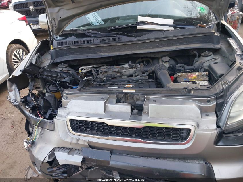 2011 Kia Soul + VIN: KNDJT2A21B7233886 Lot: 43837239