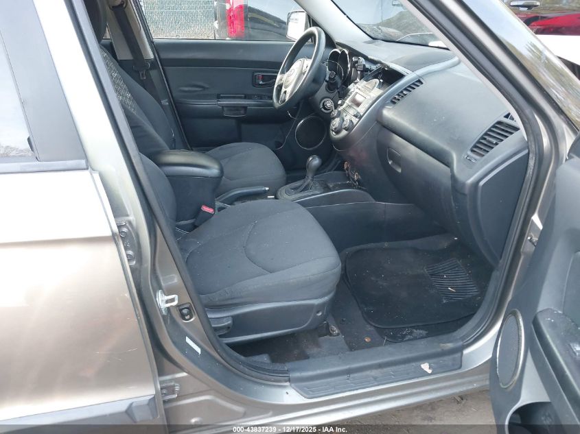 2011 Kia Soul + VIN: KNDJT2A21B7233886 Lot: 43837239