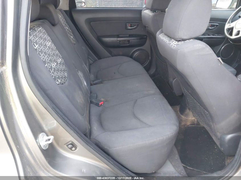 2011 Kia Soul + VIN: KNDJT2A21B7233886 Lot: 43837239