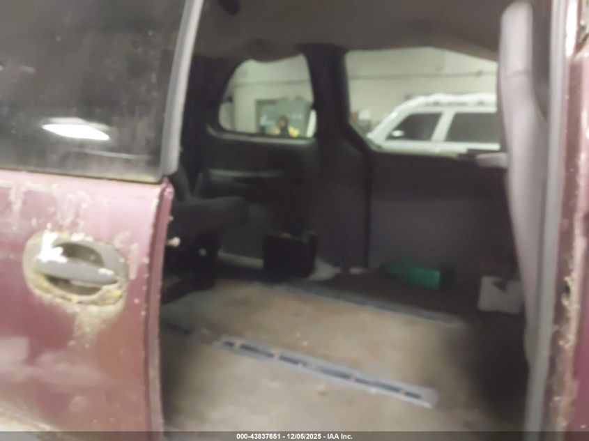 2000 Chrysler Voyager VIN: 2C4GJ2538YR809676 Lot: 43837651