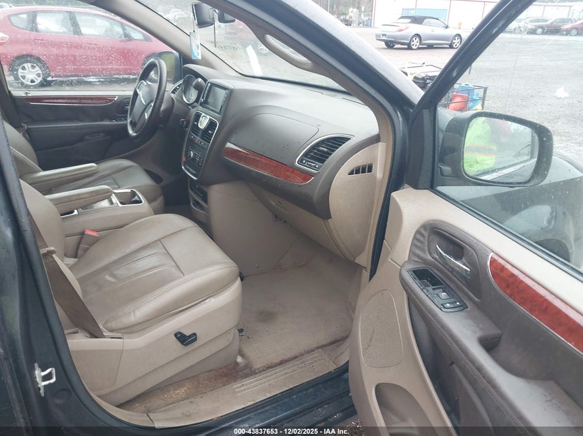 2C4RC1CG2DR734504 2013 CHRYSLER TOWN & COUNTRY photo no. 5