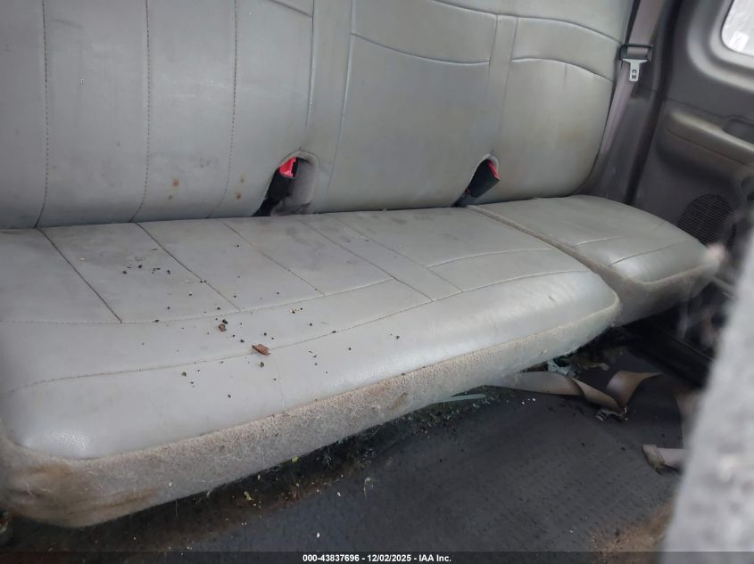 2000 Ford F-150 Lariat/Xl/Xlt VIN: 1FTRX08L3YKA26271 Lot: 43837696