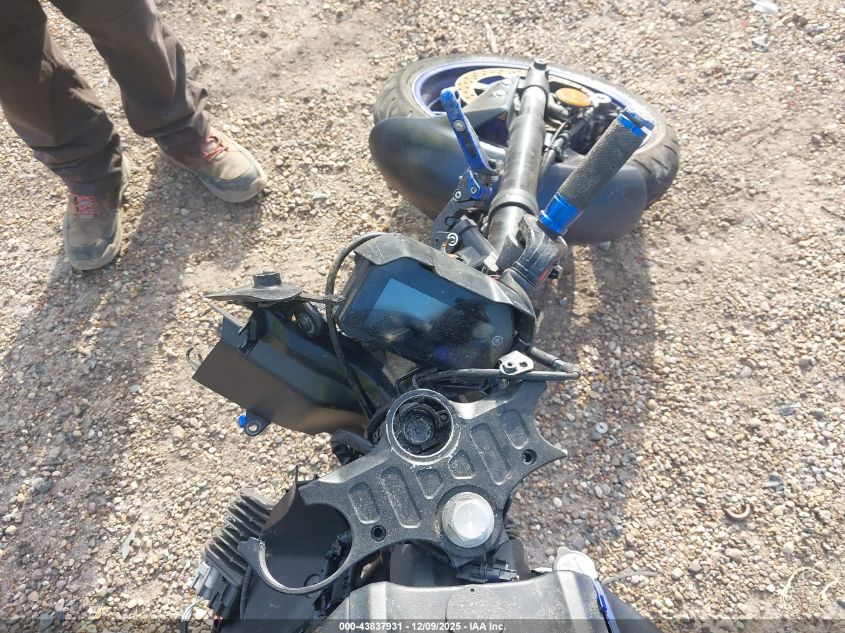 2022 Yamaha Yzfr7 VIN: JYARM38E1NA004262 Lot: 43837931