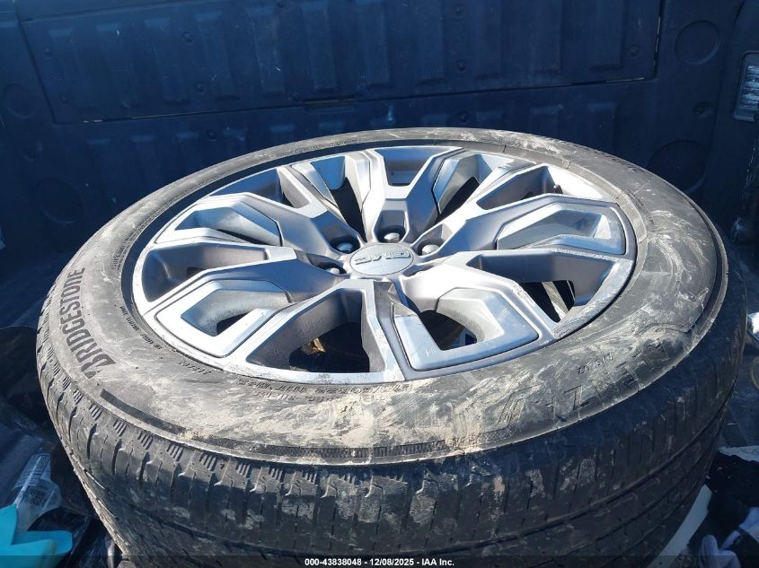 2022 GMC Sierra 1500 4Wd Short Box Denali VIN: 3GTUUGED9NG684463 Lot: 43838048