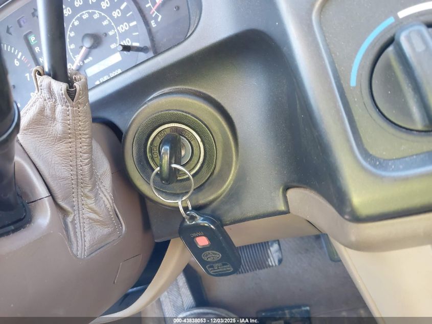 2000 Toyota Sienna Xle VIN: 4T3ZF13CXYU298842 Lot: 43838053