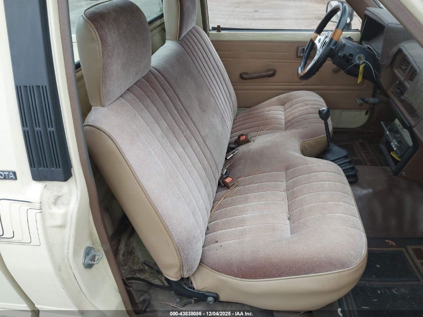 1986 Toyota Pickup 1/2 Ton Rn50 VIN: JT4RN50R9G0194204 Lot: 43838086