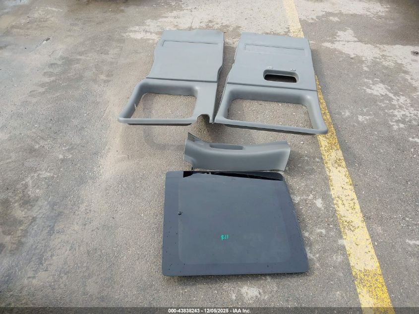 2003 Chevrolet Express VIN: 1GAGG29U531229759 Lot: 43838243