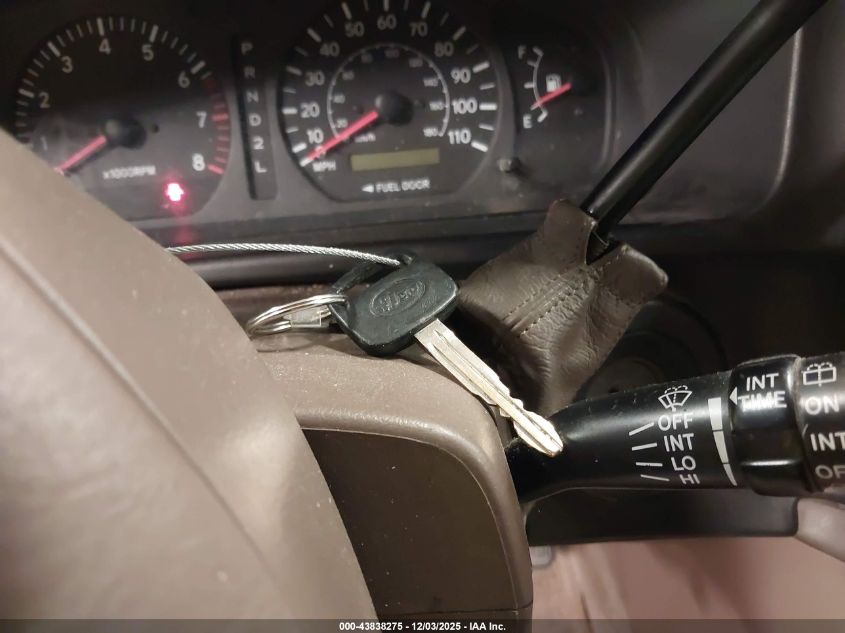 2000 Toyota Sienna Le VIN: 4T3ZF13C3YU243973 Lot: 43838275