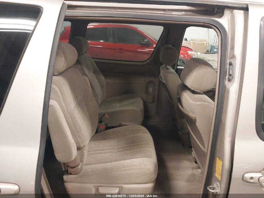 2000 Toyota Sienna Le VIN: 4T3ZF13C3YU243973 Lot: 43838275