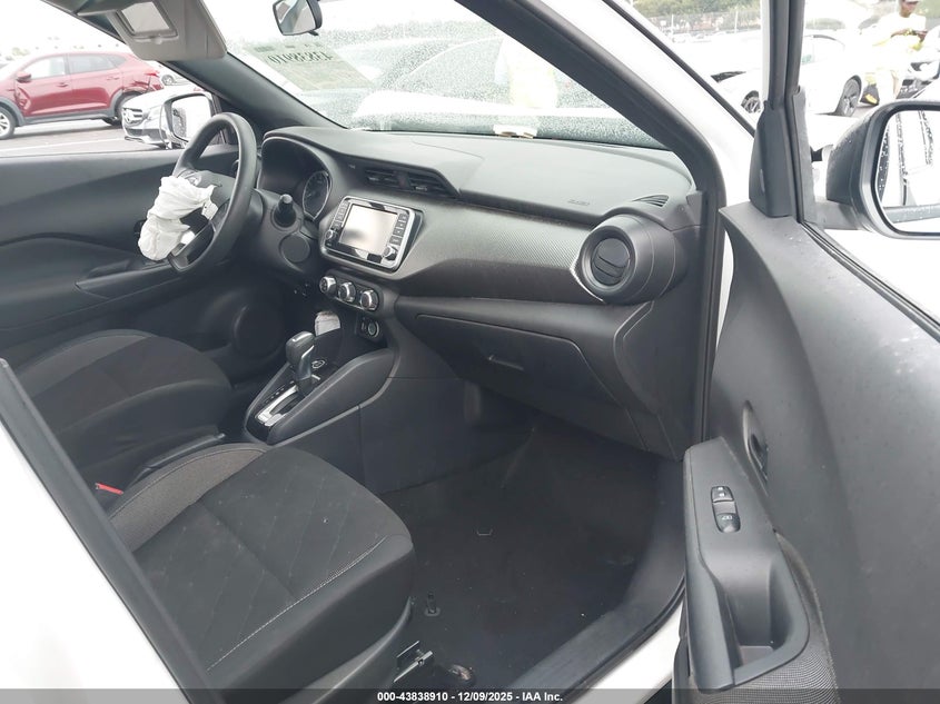 2020 Nissan Kicks S Xtronic Cvt