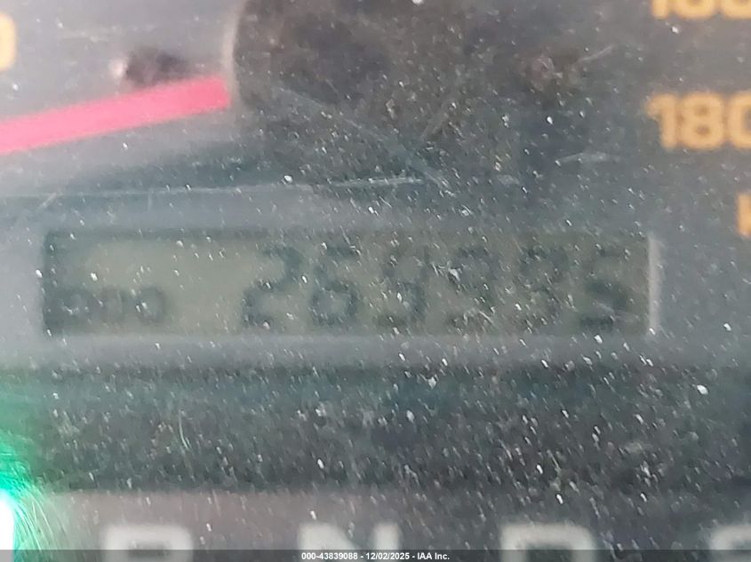 2000 Toyota 4Runner Limited V6 VIN: JT3GN87R2Y0138870 Lot: 43839088