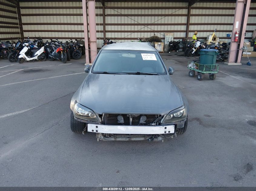 2002 Lexus Is 300 Base W/5-Speed Manual VIN: JTHBD192920046547 Lot: 43839112