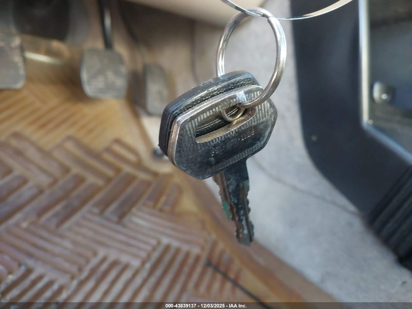 1992 Saab 900 VIN: YS3AL75L6N7010031 Lot: 43839137