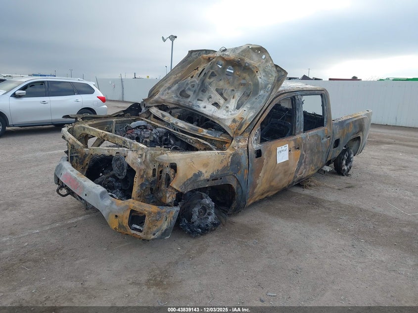 2021 GMC SIERRA 3500HD auction photo 2