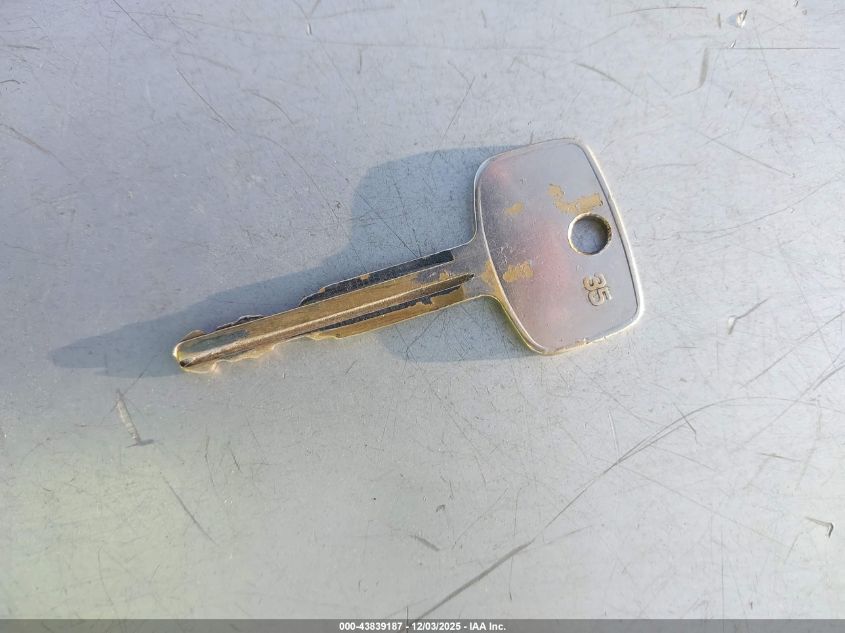 2003 Toyota Matrix Standard VIN: 2T1KR32E03C068883 Lot: 43839187