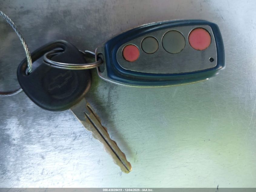 2003 Chevrolet Silverado 1500 VIN: 2GCEC19V831251830 Lot: 43839419