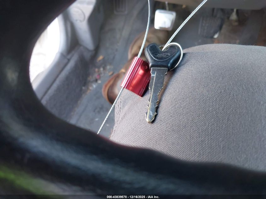 1999 Ford Escort Lx VIN: 1FAFP10P8XW221545 Lot: 43839578