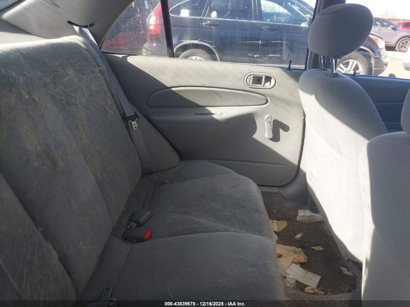 1999 Ford Escort Lx VIN: 1FAFP10P8XW221545 Lot: 43839578