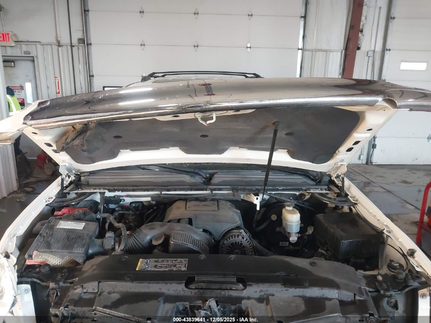 2009 Chevrolet Tahoe Ltz VIN: 1GNFK332X9R175701 Lot: 43839641