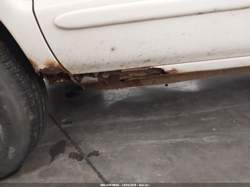 2002 Chevrolet Blazer Ls VIN: 1GNDT13W32K155624 Lot: 43839645