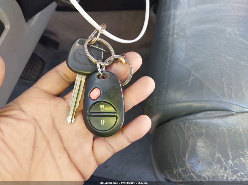 2008 Toyota Sequoia Sr5 5.7L V8 VIN: 5TDZY64AX8S006869 Lot: 43839649