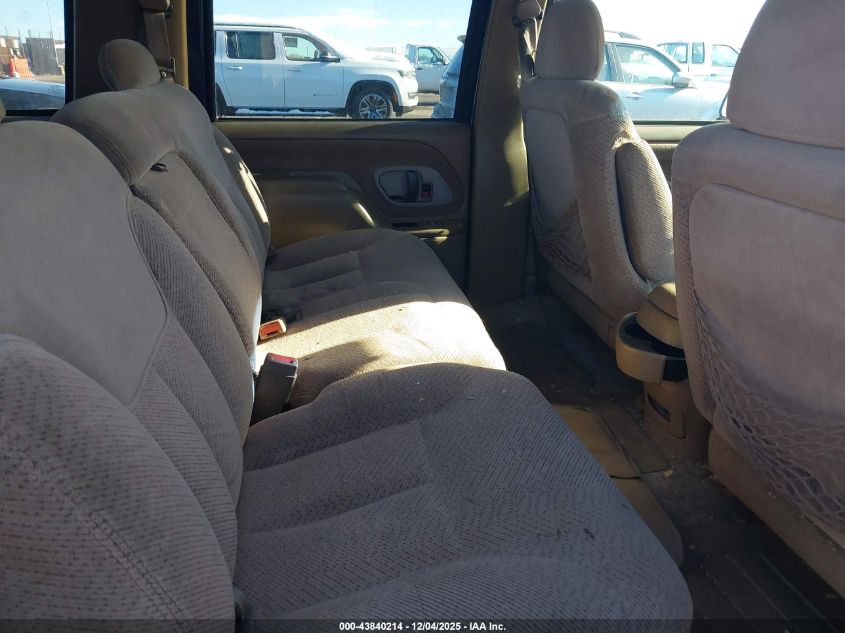 1995 Chevrolet Suburban K1500 VIN: 1GNFK16K3SJ424764 Lot: 43840214