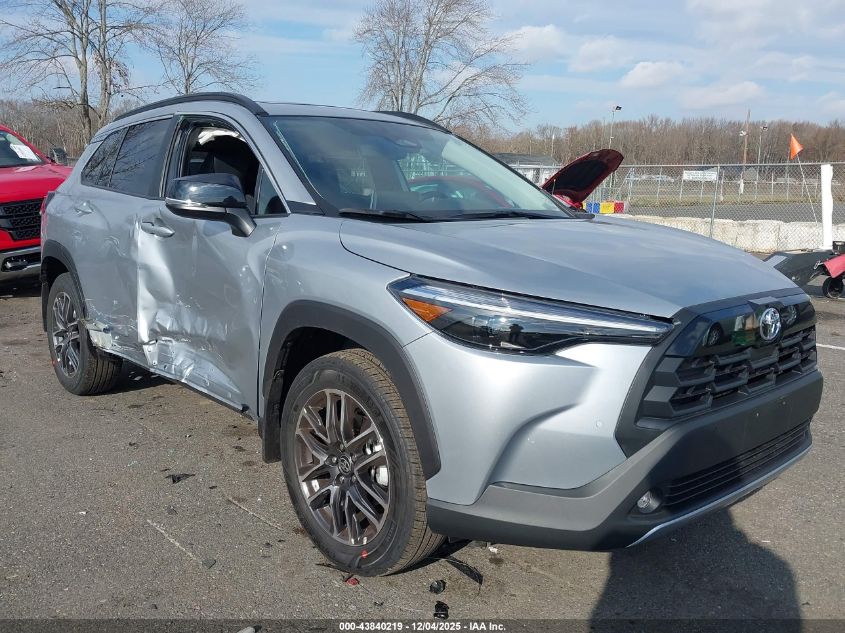 TOYOTA COROLLA CROSS XLE