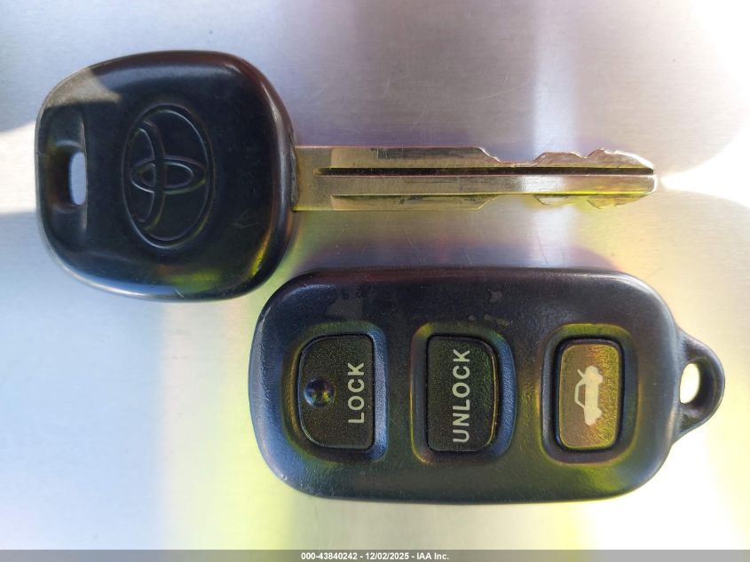 2002 Toyota Camry Xle V6 VIN: 4T1BF30K12U503991 Lot: 43840242