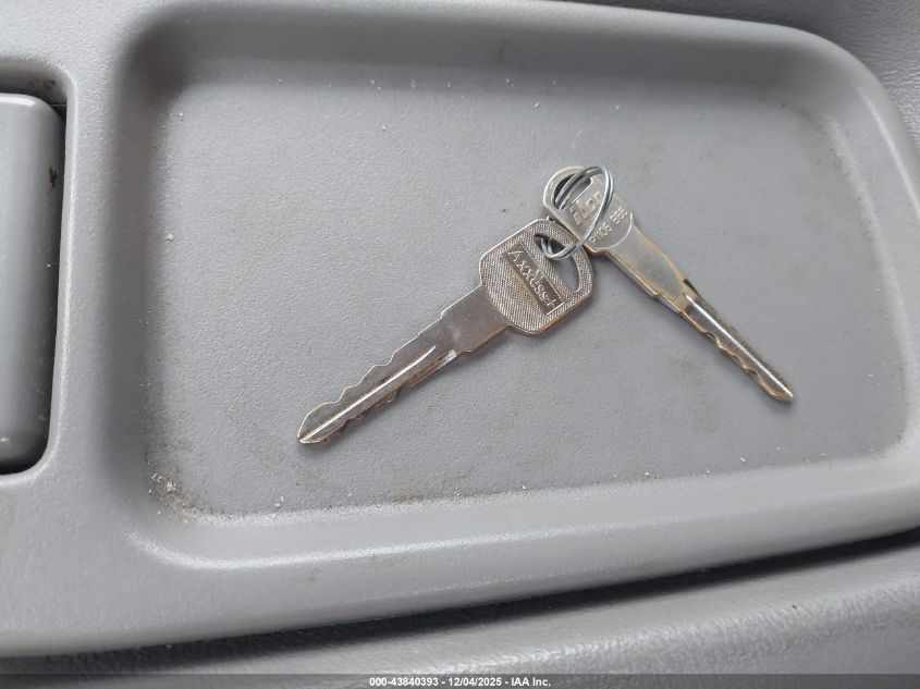 1999 Chevrolet Suburban 1500 Lt VIN: 1GNFK16R6XJ483196 Lot: 43840393