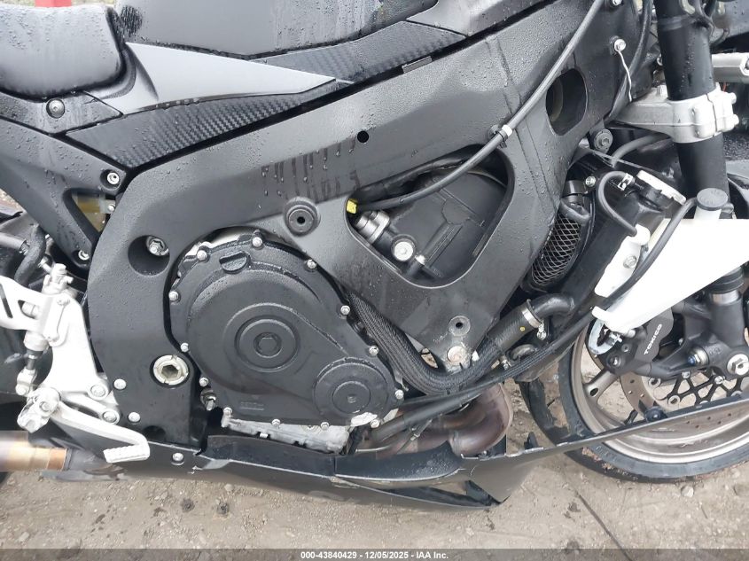 2009 Suzuki Gsx-R750 VIN: JS1GR7LA692103520 Lot: 43840429