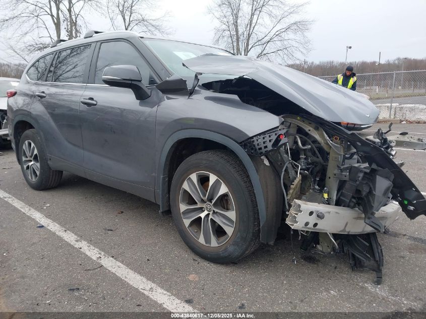 TOYOTA HIGHLANDER XLE