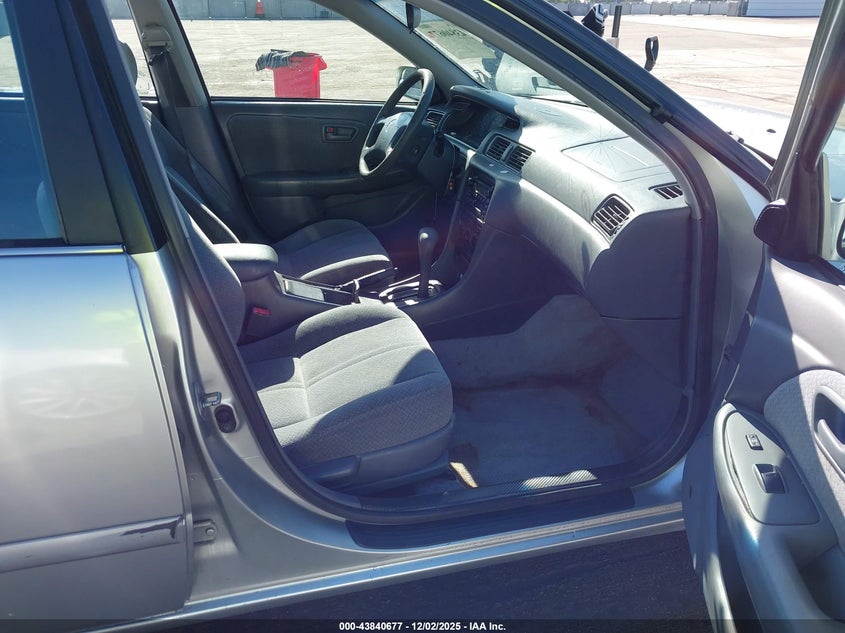 JT2BG22K6Y0527639 2000 TOYOTA CAMRY photo no. 5