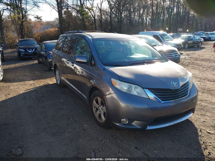 TOYOTA SIENNA LE V6