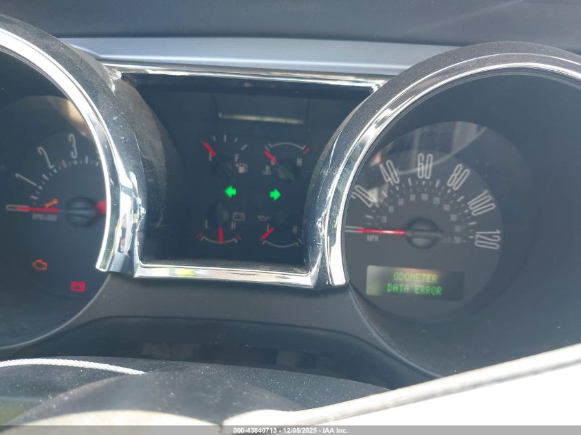 2007 Ford Mustang V6 Deluxe/V6 Premium VIN: 1ZVHT84N175310067 Lot: 43840713