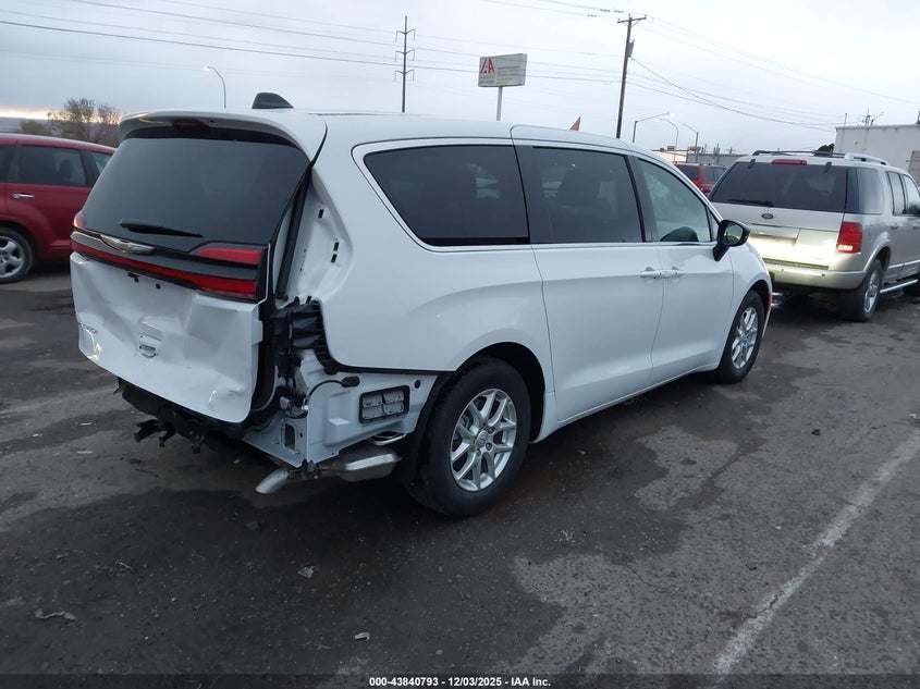 2C4RC1BG8TR156960 2026 CHRYSLER PACIFICA photo no. 4