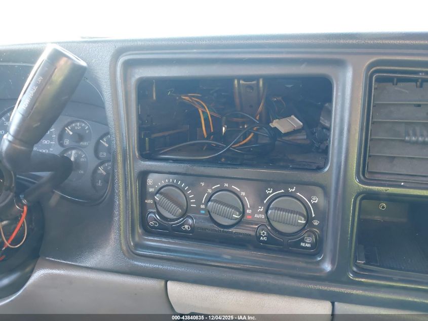 2002 GMC Yukon Xl 1500 Sle VIN: 3GKEC16T32G204895 Lot: 43840835