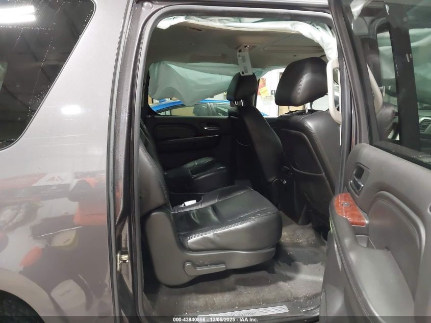 2011 Cadillac Escalade Esv Luxury VIN: 1GYS4HEF8BR197288 Lot: 43840856