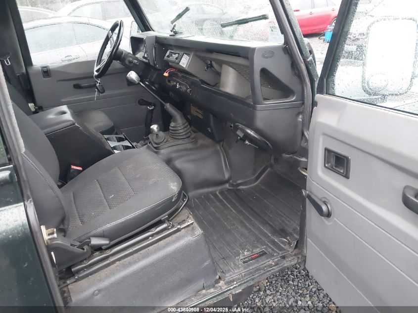 1998 Land Rover Defender VIN: SALLDVA68WA138598 Lot: 43840908