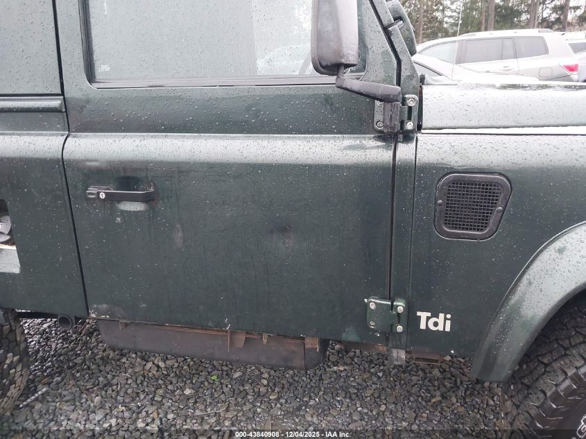 1998 Land Rover Defender VIN: SALLDVA68WA138598 Lot: 43840908