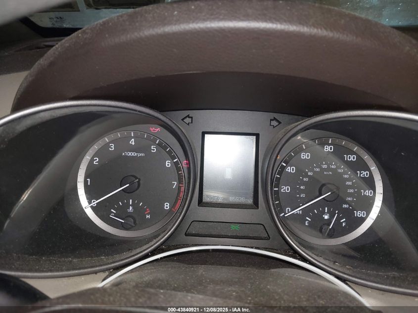 2017 Hyundai Santa Fe Sport 2.4L VIN: 5NMZUDLBXHH035060 Lot: 43840921