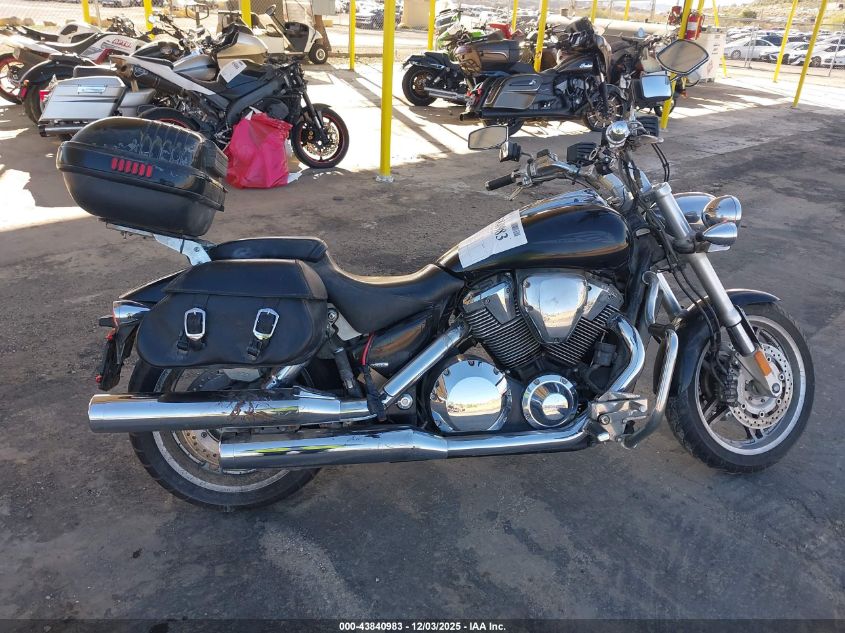 1HFSC46D48A600033 2008 HONDA VTX photo no. 12